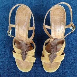 Chie Mihara Open Toe Ankle Strap Heels Feather Leather Shoes 39.5 US 8.5-9